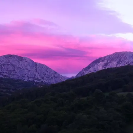 아파트 Rurales Balcon Real Senda Del Oso 캄피엘로
